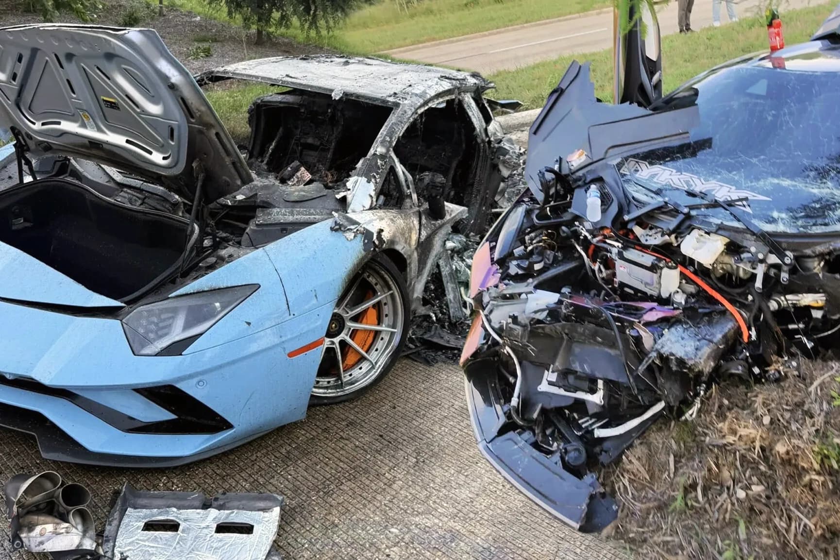 Imagem de destaque do artigo Acidente Impressionante: Dois Lamborghini Raros Destruídos em Cruzamento