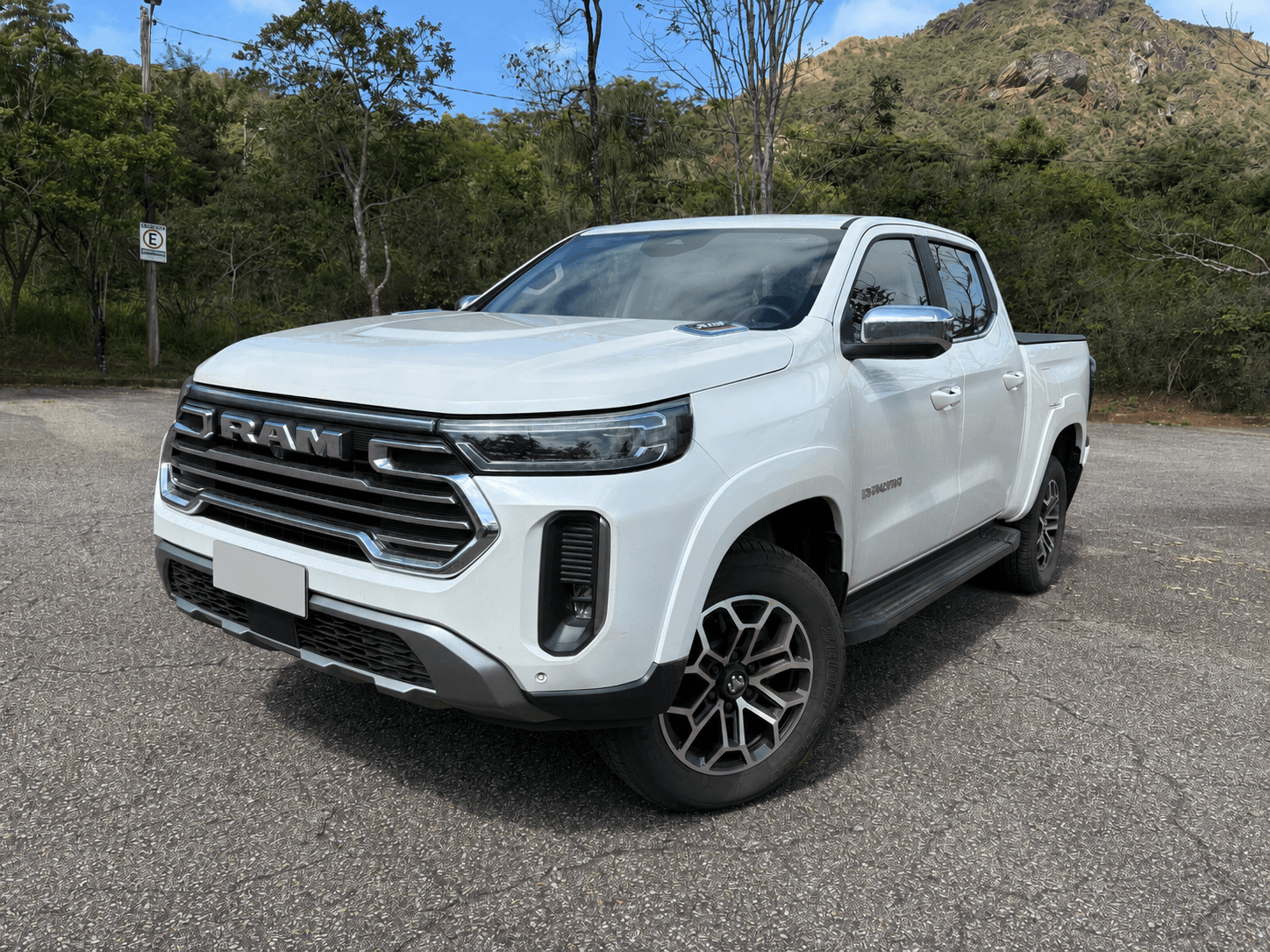 Imagem de destaque do artigo Avaliação: Ram Dakota Laramie - Vale os R$ 30 mil a mais que a Fiat Titano Ranch?
