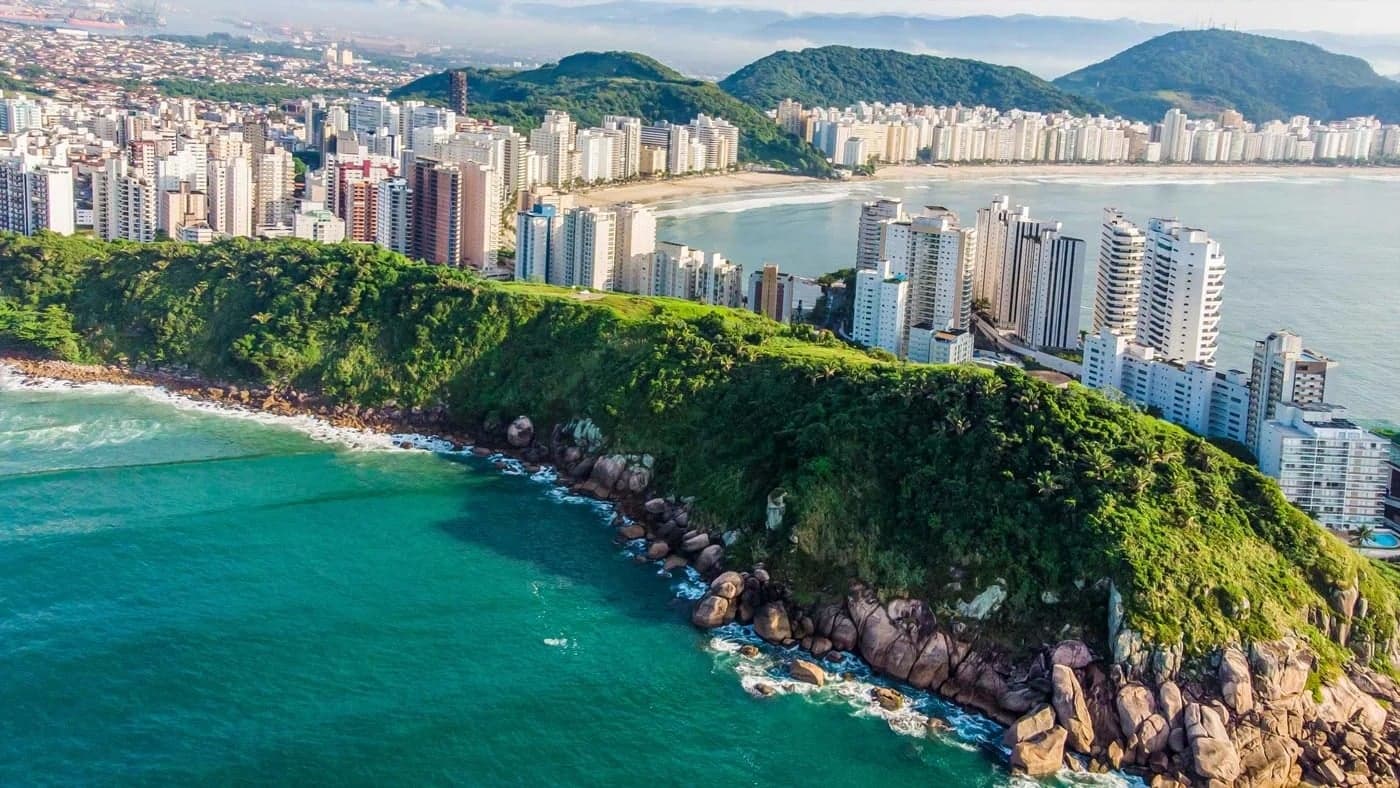 Imagem de destaque do artigo O Pedágio de Praia: Uma Nova Realidade para os Amantes do Litoral