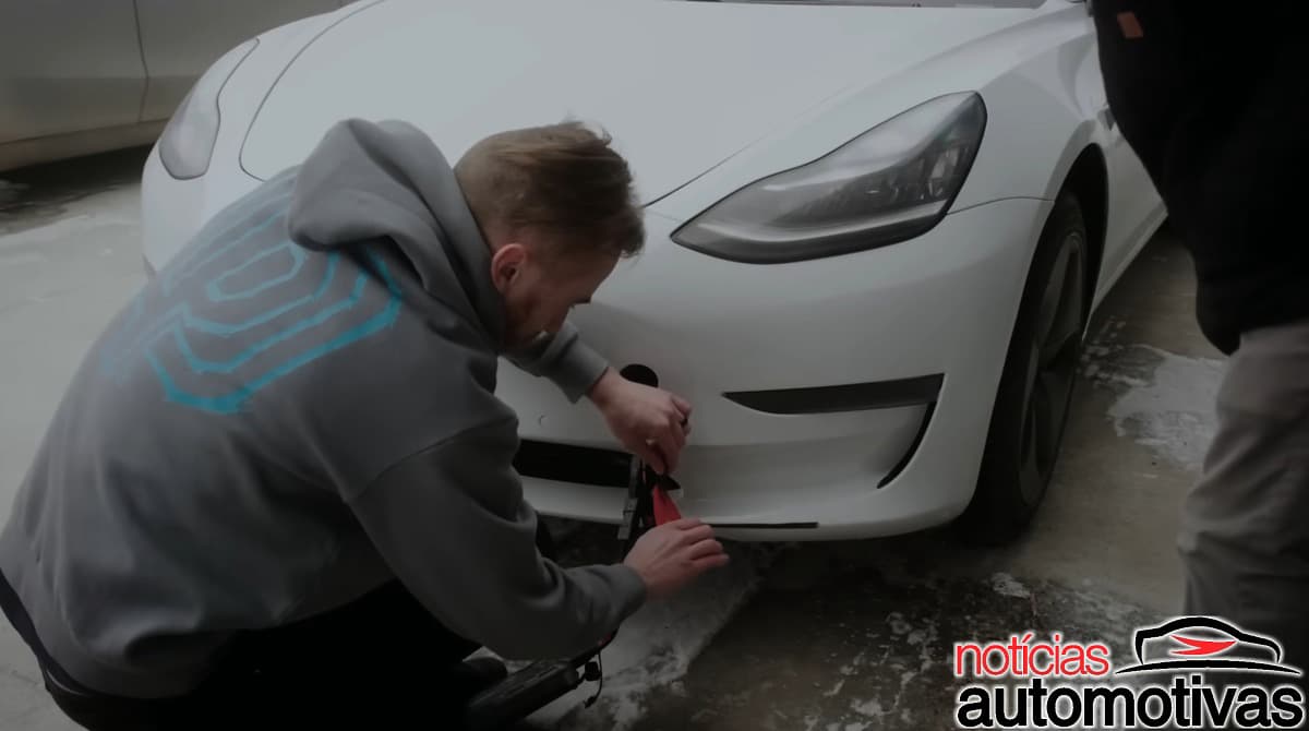 Imagem de destaque do artigo A Verdade Incômoda dos Veículos Elétricos: A Bateria Encolhe, mas o Carro Continua Rodando