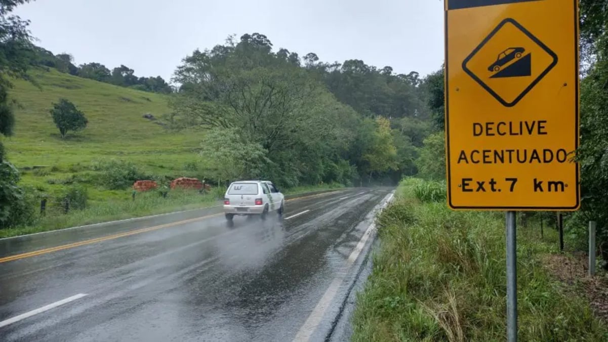 Placa de Trânsito em Descida: O Que Significa e Como Pode Salvar Sua Vida